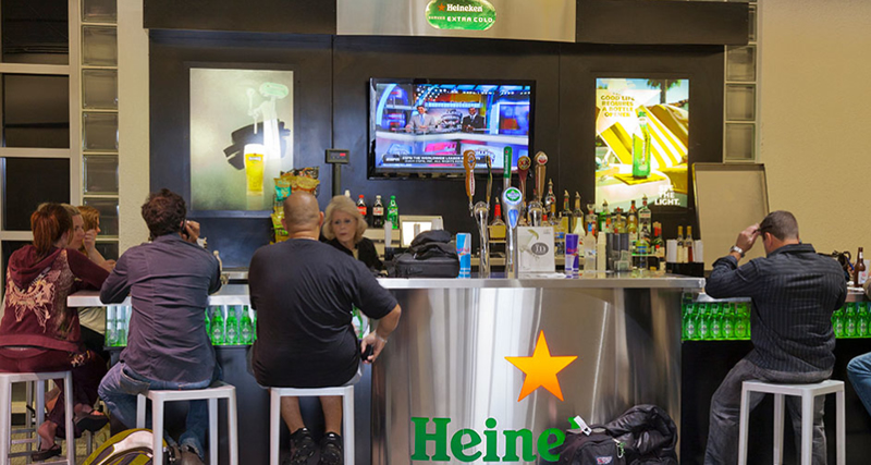 Bar Heineken no aeroporto de MIA